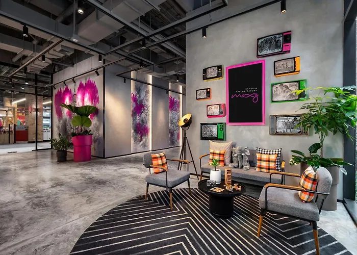 Moxy Ratchaprasong 4*