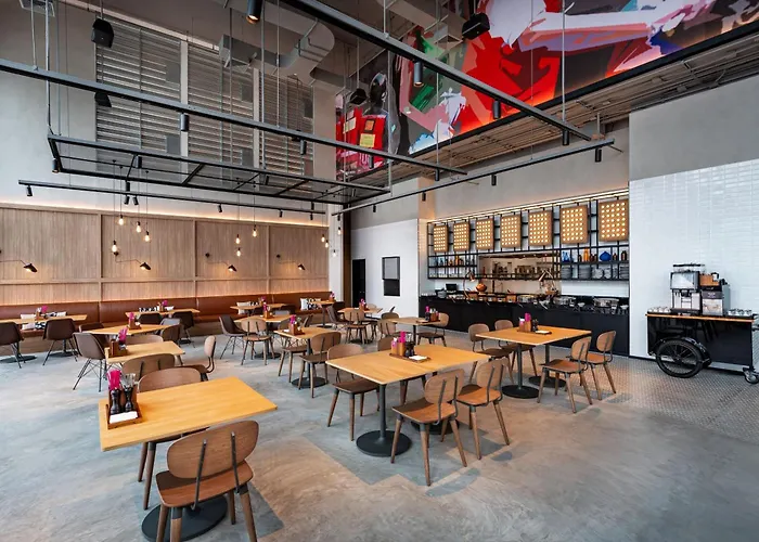 Moxy Ratchaprasong Hotel 4*