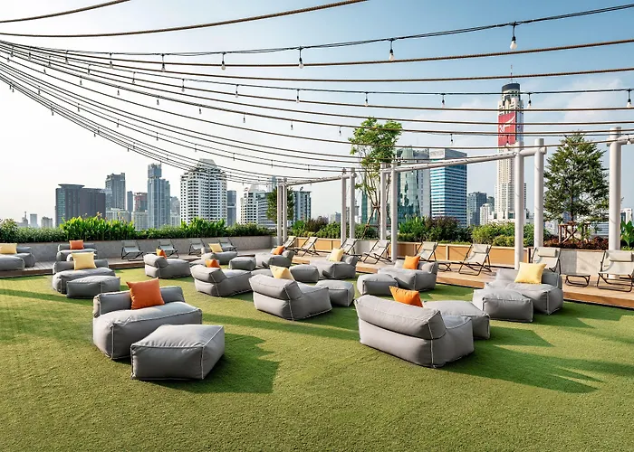 Moxy Ratchaprasong 4*