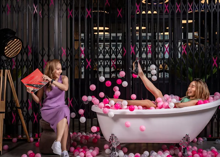 Moxy Ratchaprasong 4*