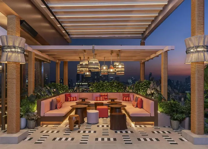 Moxy Ratchaprasong 4*
