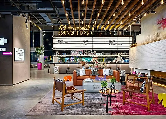 Moxy Ratchaprasong Hotel 4*