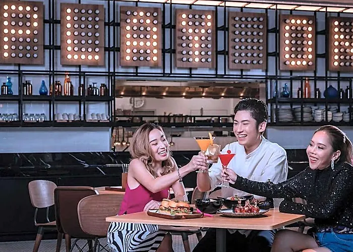 Moxy Ratchaprasong 4*